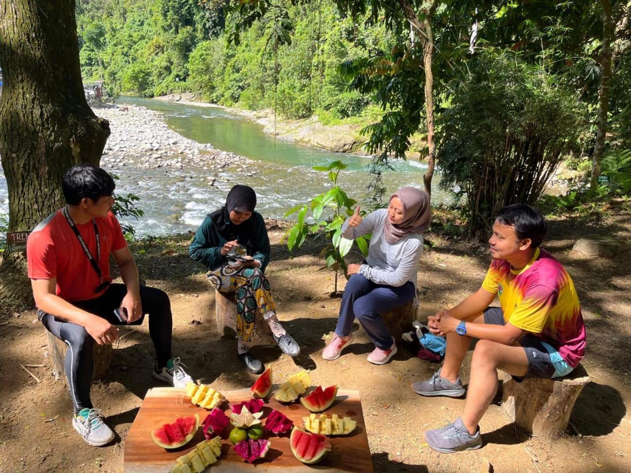 Pongo Guest House & Jungle Trekking Bukit Lawang Luaran gambar